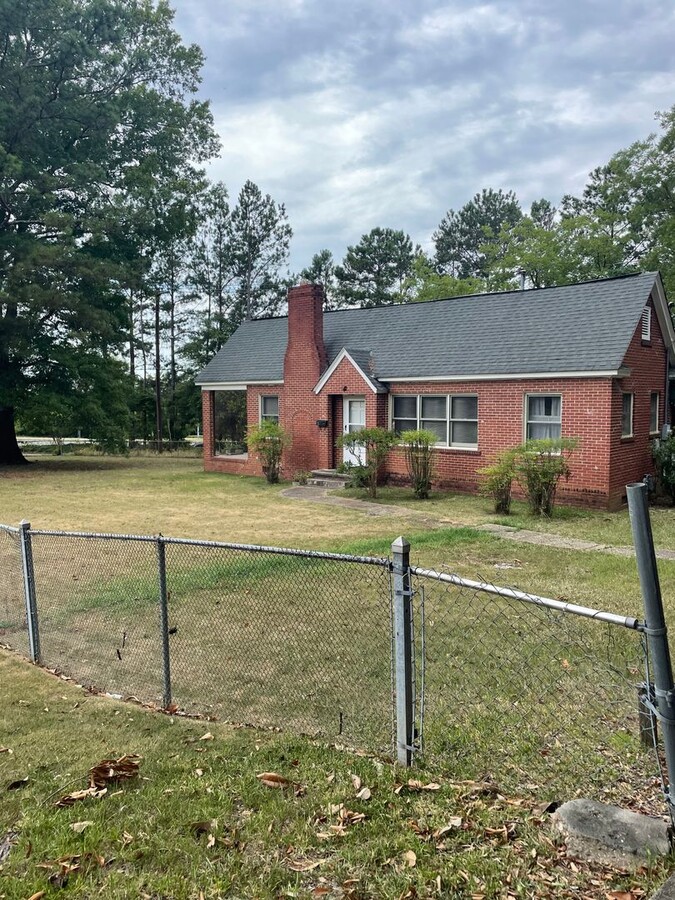 3 Bedroom Home in Columbus, GA - 3 Bedroom Home in Columbus, GA