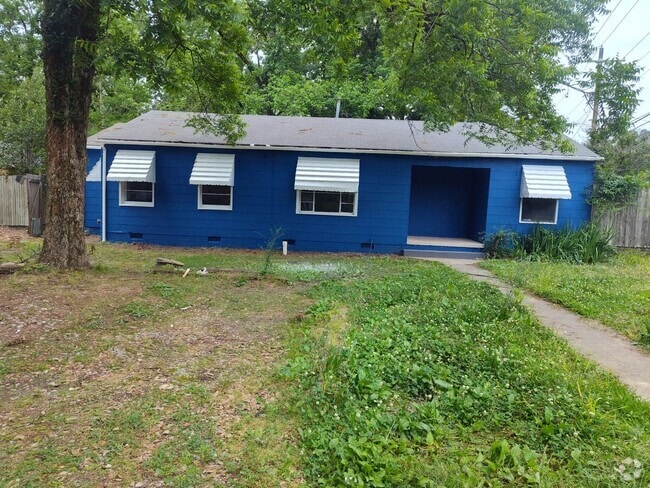 Building Photo - 2613 Emerald Dr Rental