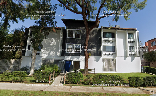 Building Photo - Modern 2-Bed, 2-Bath Condo in Golden Hill!...