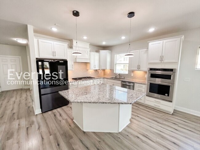 Photo - 732 Prescott Ln