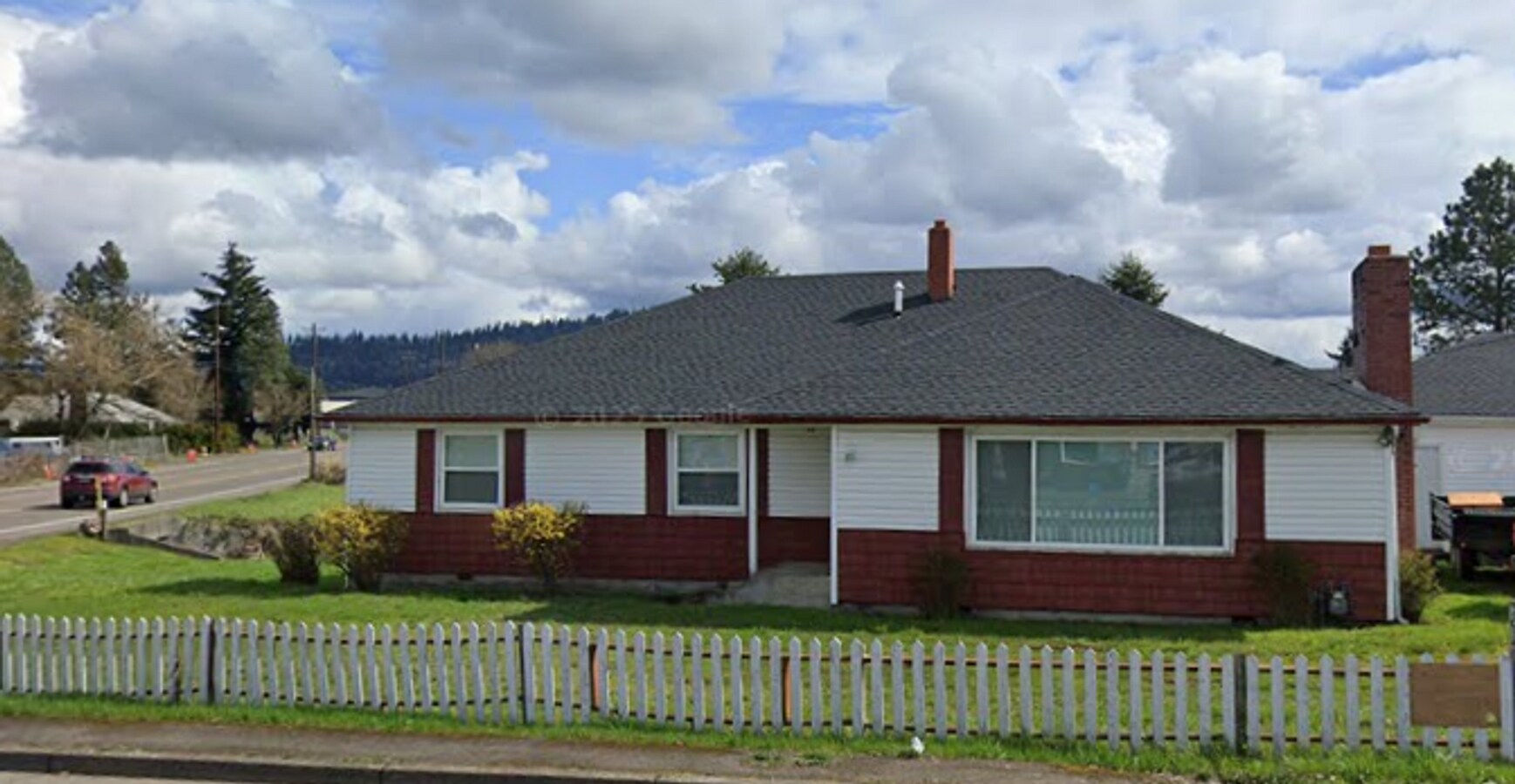Large 4 Bedroom 2 Bath 1 Story Home with L... - Large 4 Bedroom 2 Bath 1 Story Home with L...