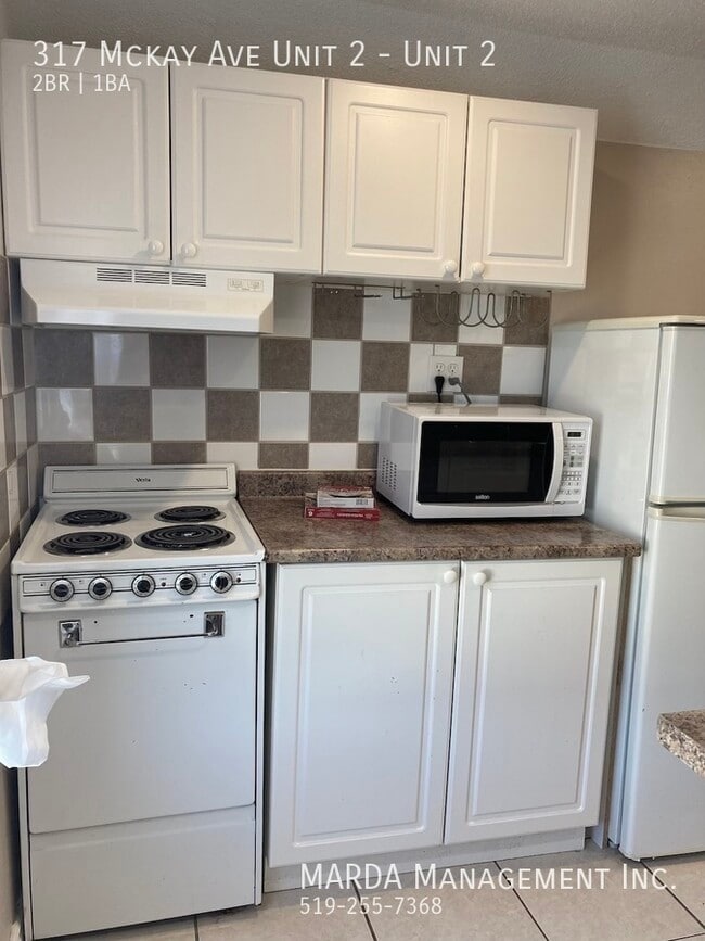 Photo - CHARMING 2-BEDROOM/1BATH BETWEEN WEST AND DOWNTOWN CAMPUSES + HYDRO Unit 2