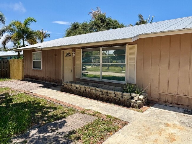 Photo - 3/2 Jensen Beach Home with fenced yard and no HOA