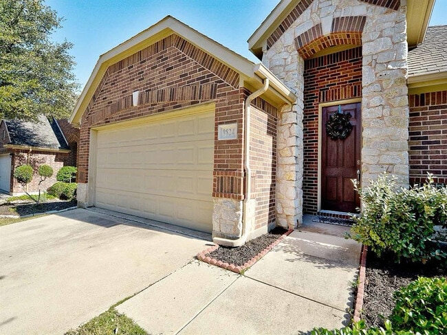 Building Photo - 9824 Mcfarring Dr Rental