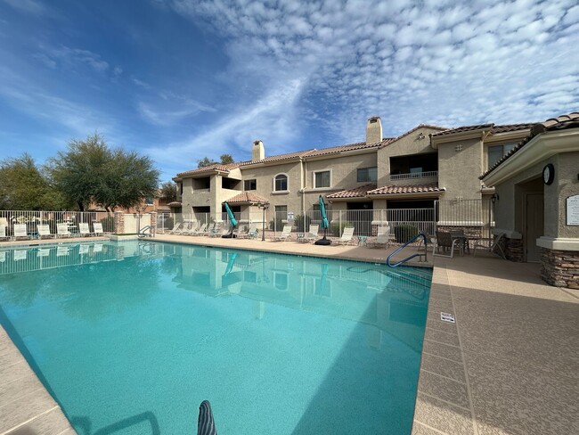 Photo - 955 E Knox Rd