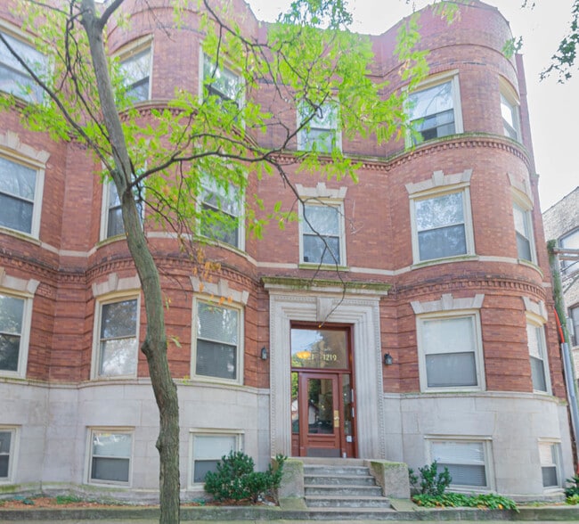 Building Photo - 1219 E 52nd St Unit 3