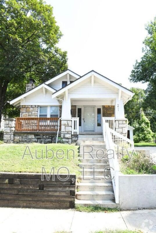 Building Photo - 5411 Charlotte St Rental