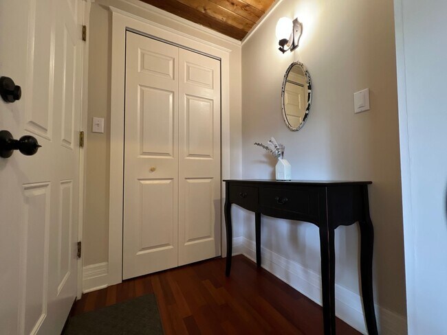 Photo - Bright and inviting 2Bedroom/1Bath-home at Orlando Highlands!