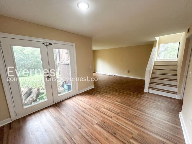 Photo - 9 Sycamore Ct