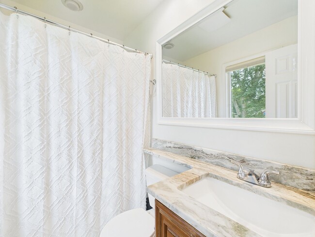 Photo - 701 Dogwood Ln