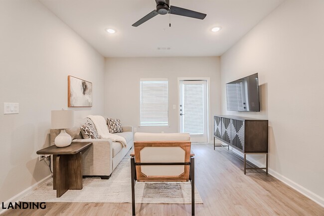 Photo - 1650 Harris Hill Rd Unidad 05-5307