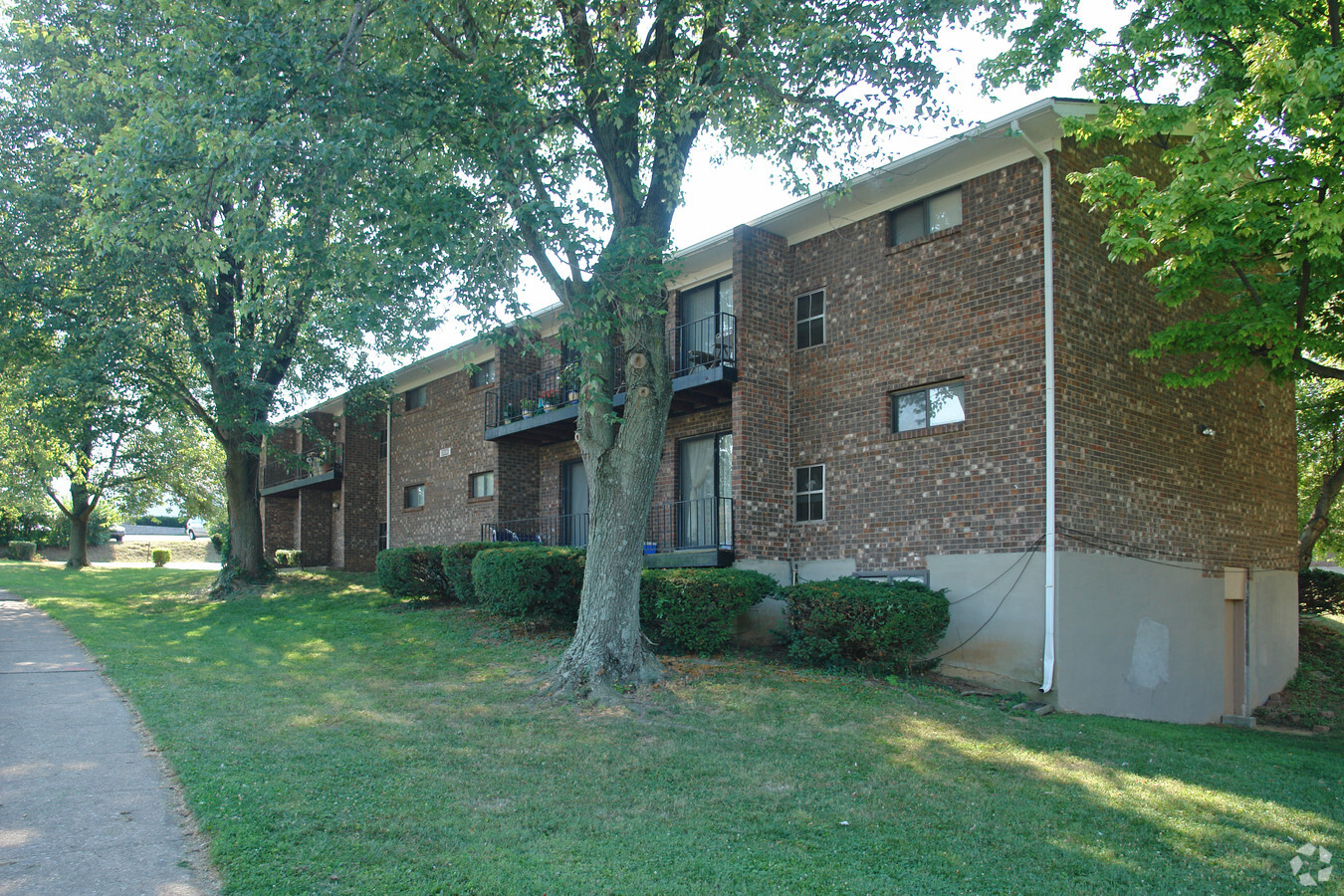 Photo - 1242 Village Dr Apartments