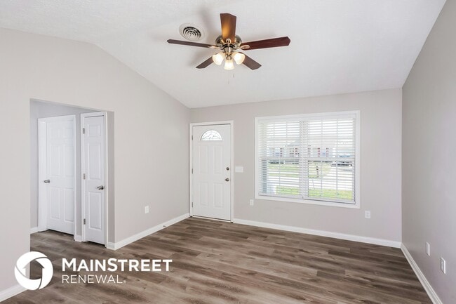 Photo - 382 Dustin Way