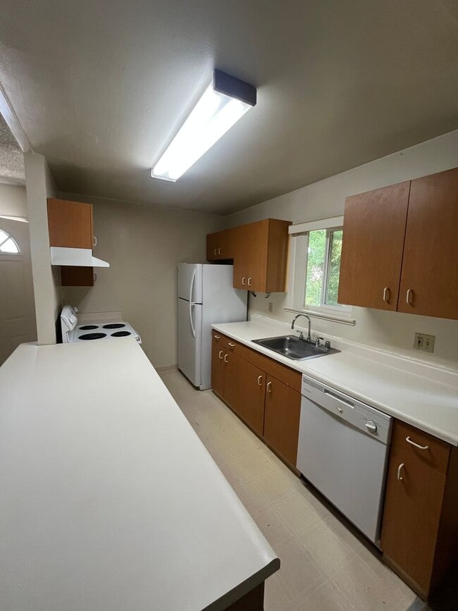 Building Photo - 2113 Palisade Ave Unit #4