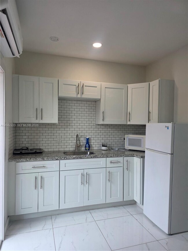Photo - 1281 Redbird Ave