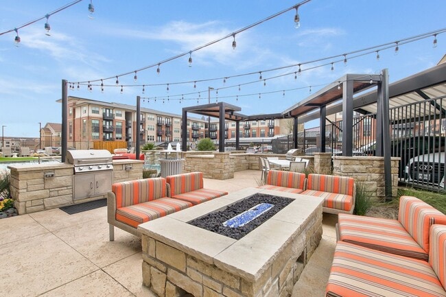 Eastbank River Walk apartments — community photo