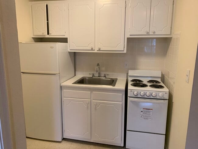 Building Photo - 1316 Commonwealth Ave Unit 104