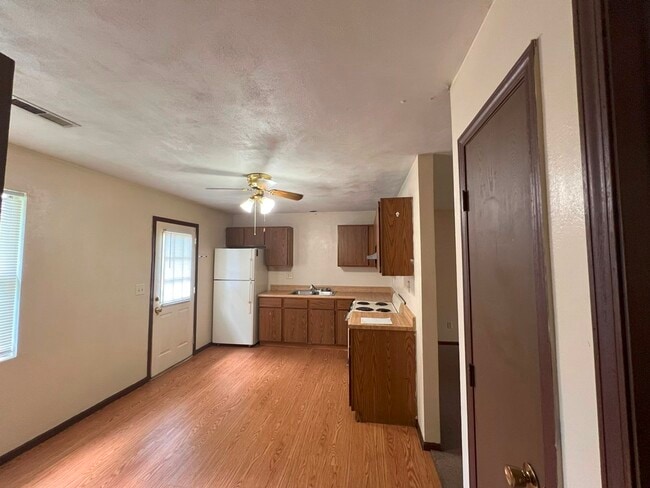 Building Photo - 343 N Glenwood Ave Unit # D