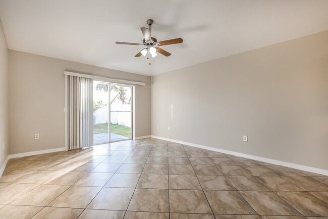Photo - 5390 Silver Thistle Ln