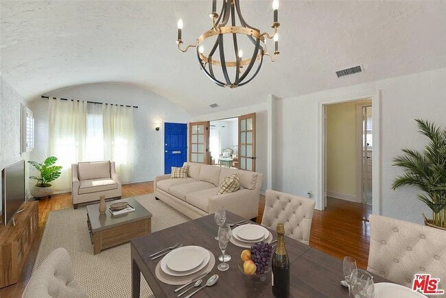 Photo - 2110 Overland Ave