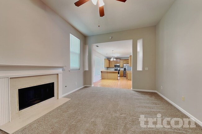 Photo - 46 Crescent Woode Way