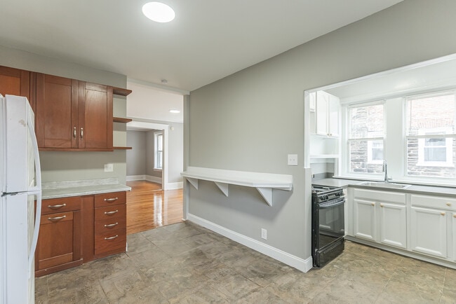 Photo - 2049 N 63rd St