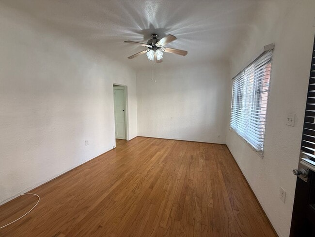 Building Photo - Charming 1-Bedroom Apartment in Bankers Hill! Unit 2354