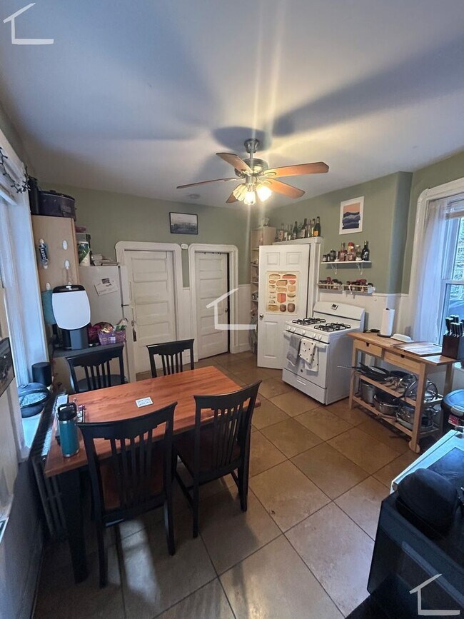 Photo - 4 bed in Beacon HIll