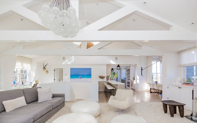 Photo - 122 Crestview Ln