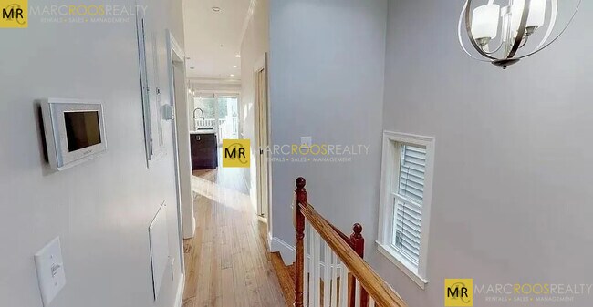 Photo - 174 Paris St Unidad 3