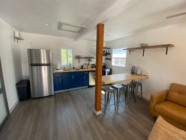 Photo - 1934 Parallel St Unit C