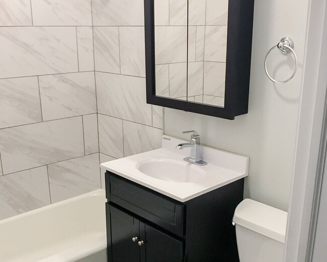 Photo - 2730 N Wayne Ave Unidad 2