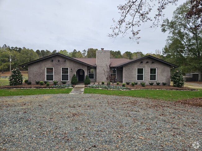 Building Photo - 9614 Heritage Ln Rental