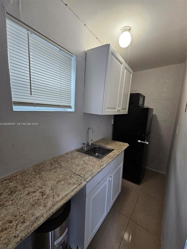 Photo - 915 SW 16th St Unidad 1-2