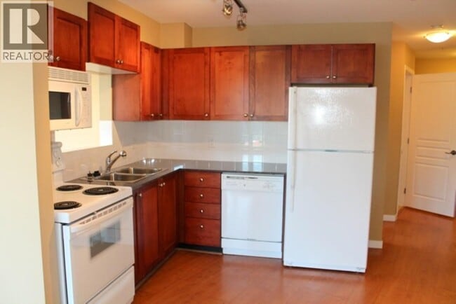 3089 Oak St Unit 209