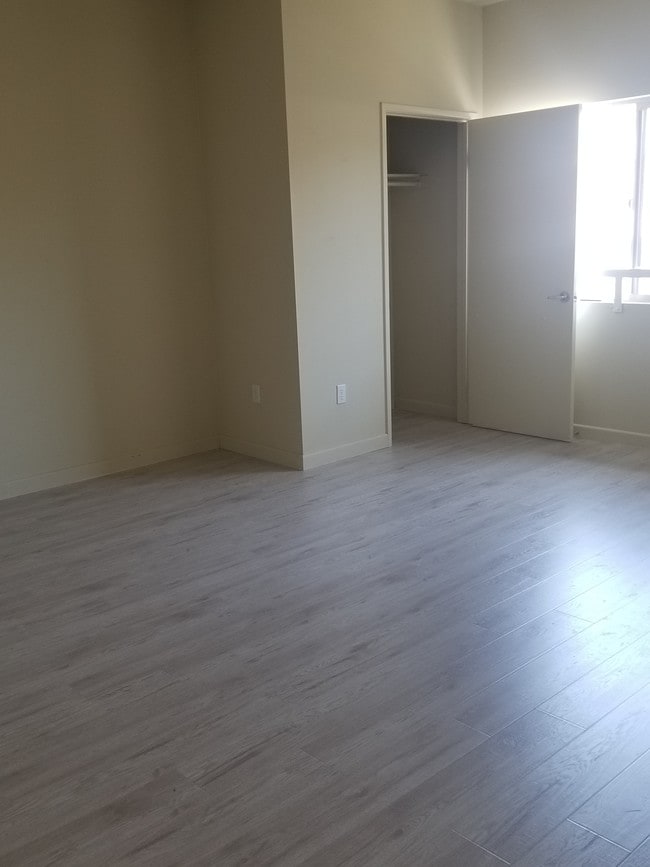 Photo - 1283 3rd Ave