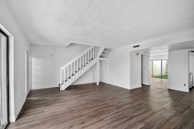 Photo - 1405 White Pine Dr