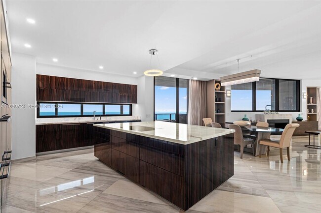 Photo - 18555 Collins Ave Unidad 2105
