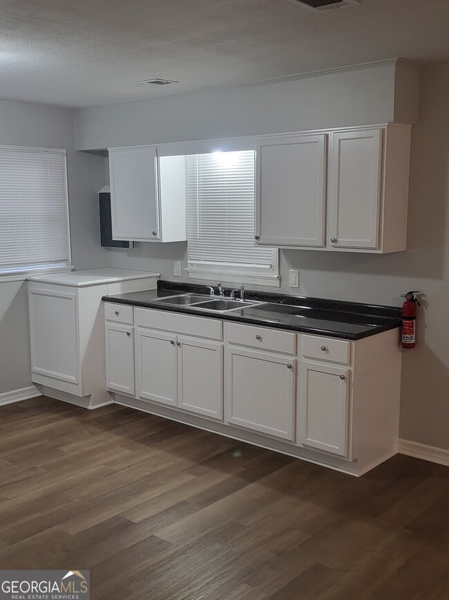 Photo - 1710 W Highland Ave