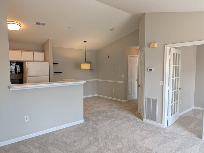 Photo - Bright Townhome Living in Convenient Leesburg Location Unidad J