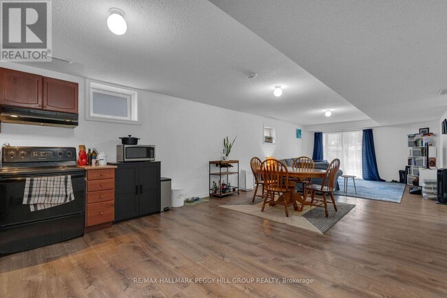 Photo - 194 Country Ln
