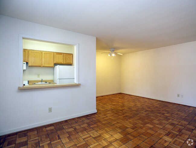 1BR,1BA - The MacArthur Apartments