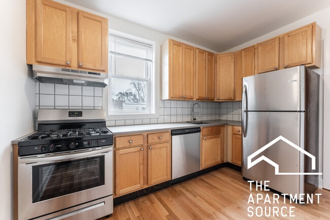Building Photo - 4521 N Harding Ave Unit 1 Rental