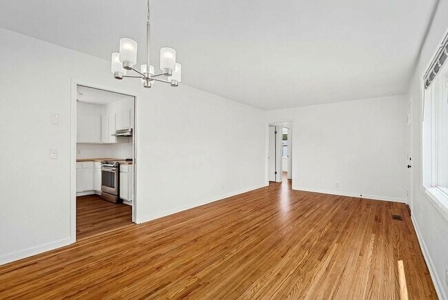 Photo - 2118 Crystal Dr