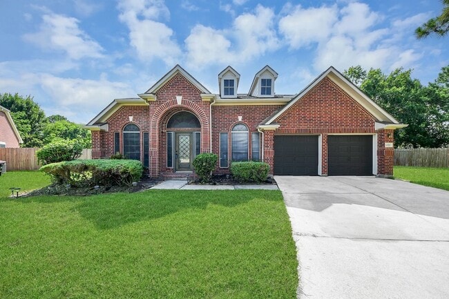 Building Photo - 8322 Adler Lake Dr