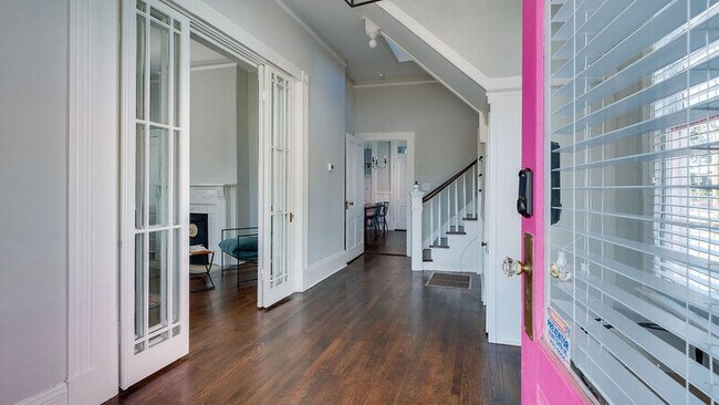 Photo - 101 E 40th St