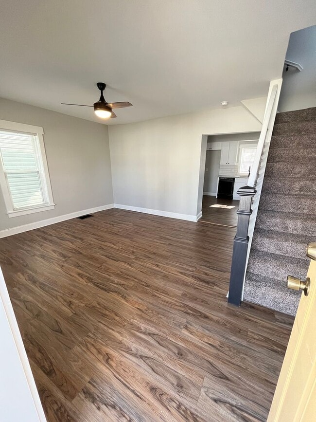 Photo - Recently renovated 2 bedroom 1.5 bathroom ...