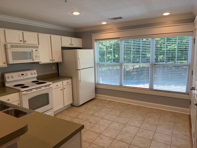 Photo - Knoxville 37920 - Two Bedroom, 2.5 Bath Townhome in The Woodlands of Knoxville - Ideal Student Li... Unidad 201