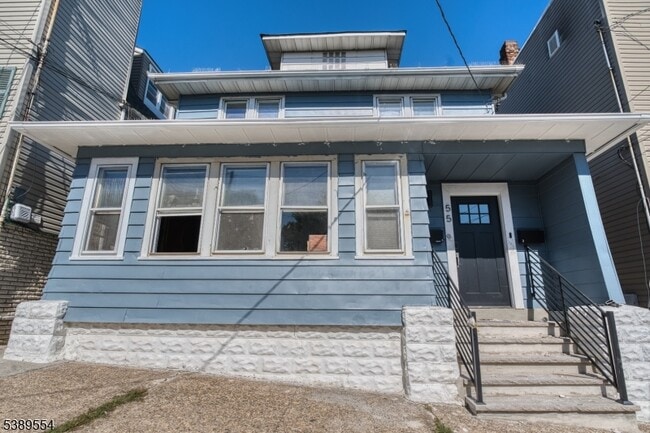 Building Photo - 55 Tappan St Unit 2