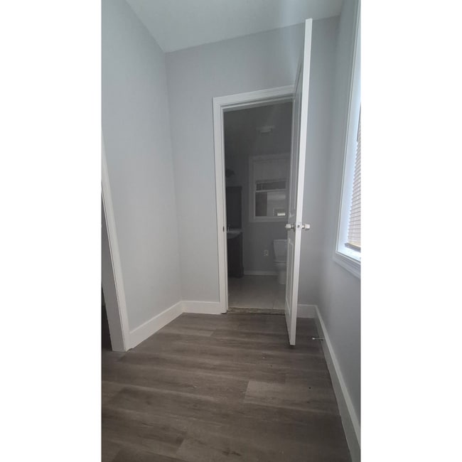 Photo - 647 S Pulaski St